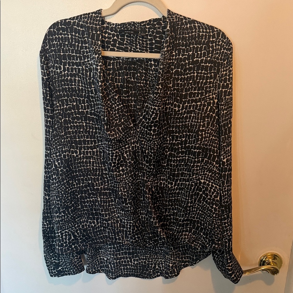 Apt. 9 Black and White Patterned Blouse